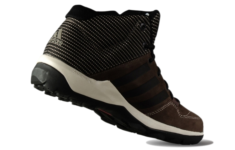 Shop adidas Daroga Plus 戶外多功能越野鞋 淺咖啡色