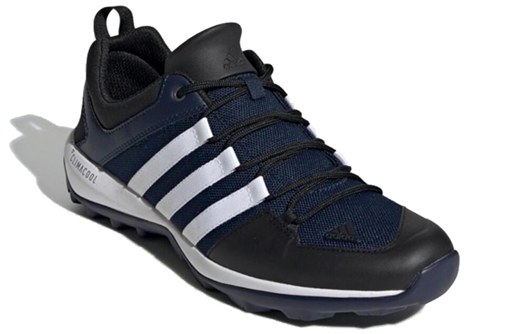 Lookbook adidas Daroga Plus 帆布 藍黑色