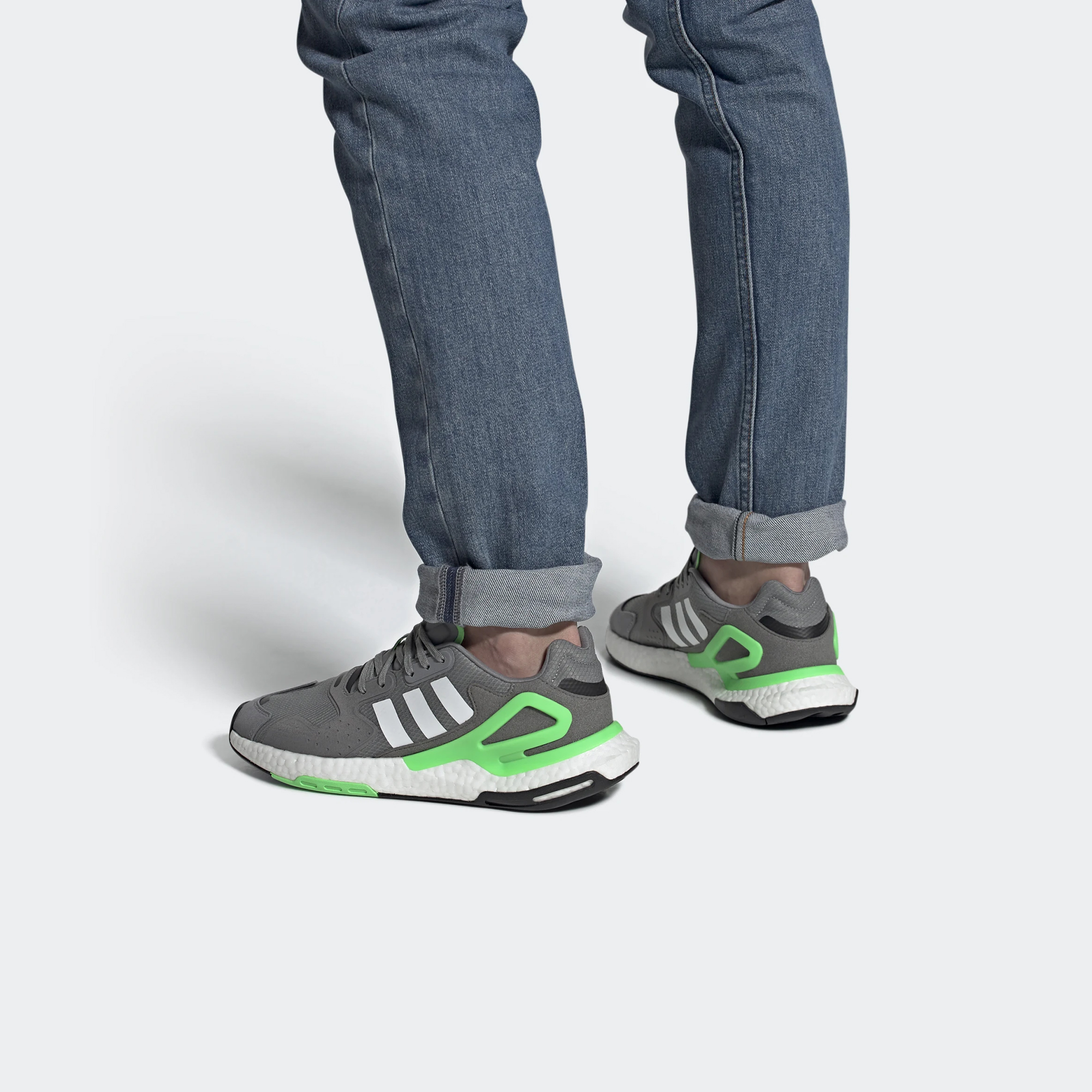 Sizing adidas Day Jogger '灰绿' 运动鞋 FW4868