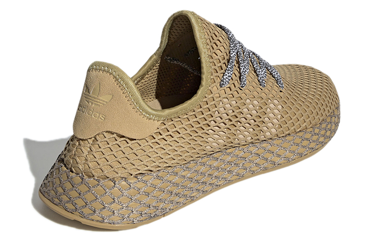 Shop adidas Originals Deerupt Runner 低筒跑步鞋 男女同款 綠棕色