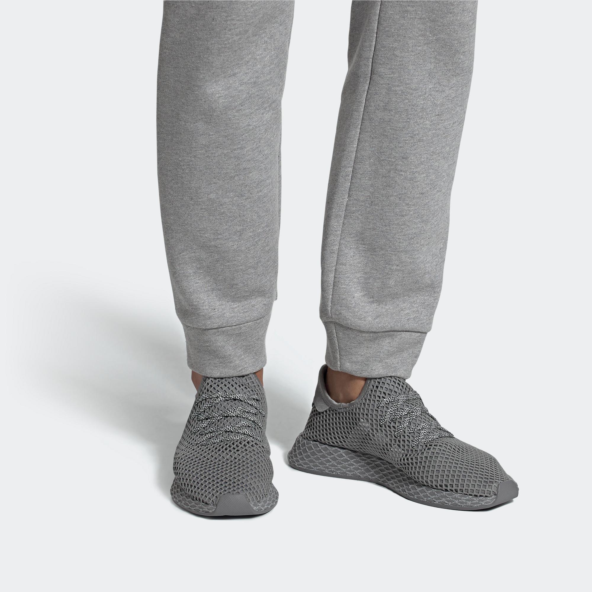 Sizing 阿迪达斯 Deerupt Runner 灰色三代 DB2681