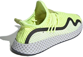 Shop 愛迪達 Deerupt Runner 奶油黃