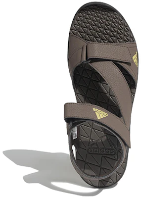 adidas 回聲 舒適透氣涼鞋 棕色 Purchase adidas 回聲 舒適透氣涼鞋 棕色