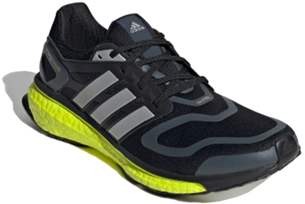 アディダス エナジーブースト 黒/ソーラーイエロー GZ8501 Lookbook アディダス エナジーブースト 黒/ソーラーイエロー GZ8501