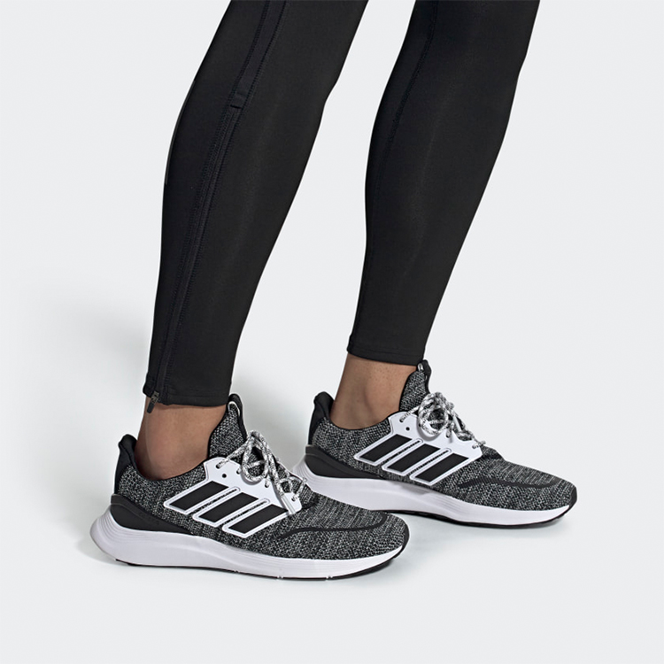 Sizing 阿迪达斯Energyfalcon“黑白”款 EE9856