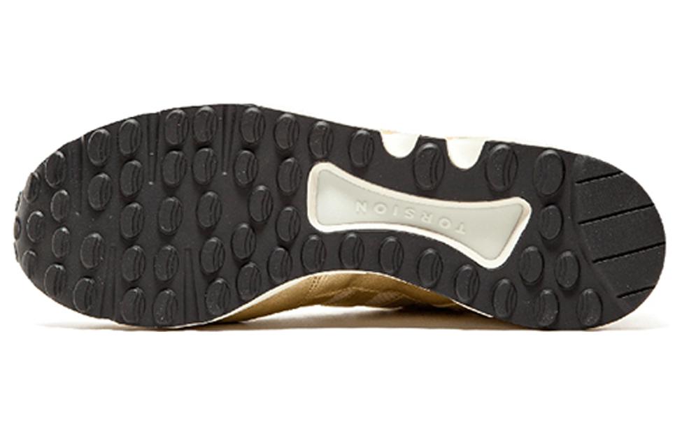 Shop Sneakersnstuff x adidas originals EQT Guidance “All Gold” 金鞋