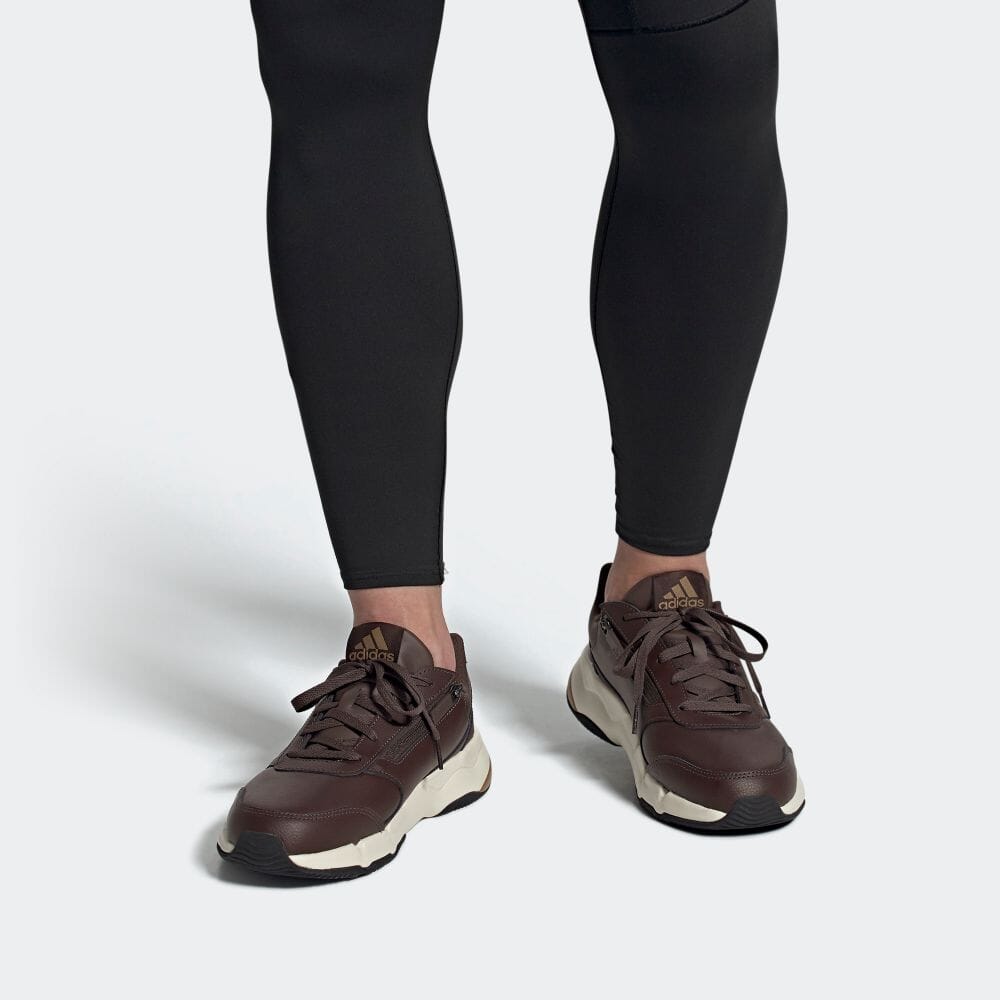 Sizing 阿迪达斯运动休闲鞋 FY3513