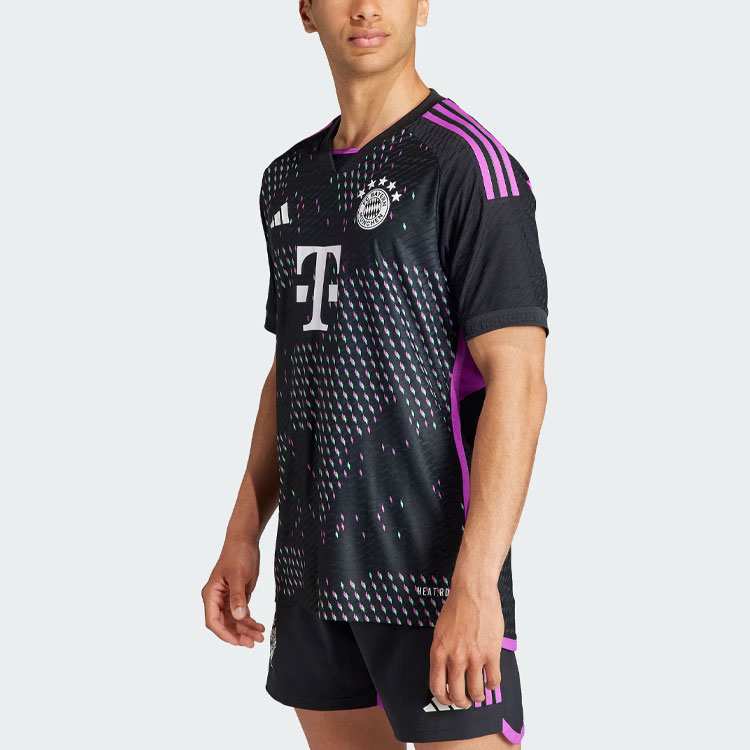 Shop adidas FC Bayern Jersi Pemain Away 23/24 Hitam Baju Bola. HR6947