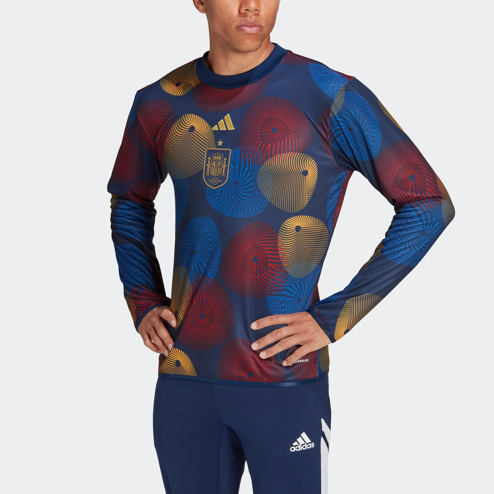 Lookbook アディダス FEF ブルークルーネック プルオーバー サッカー スウェットシャツ ロゴプリント HF1420