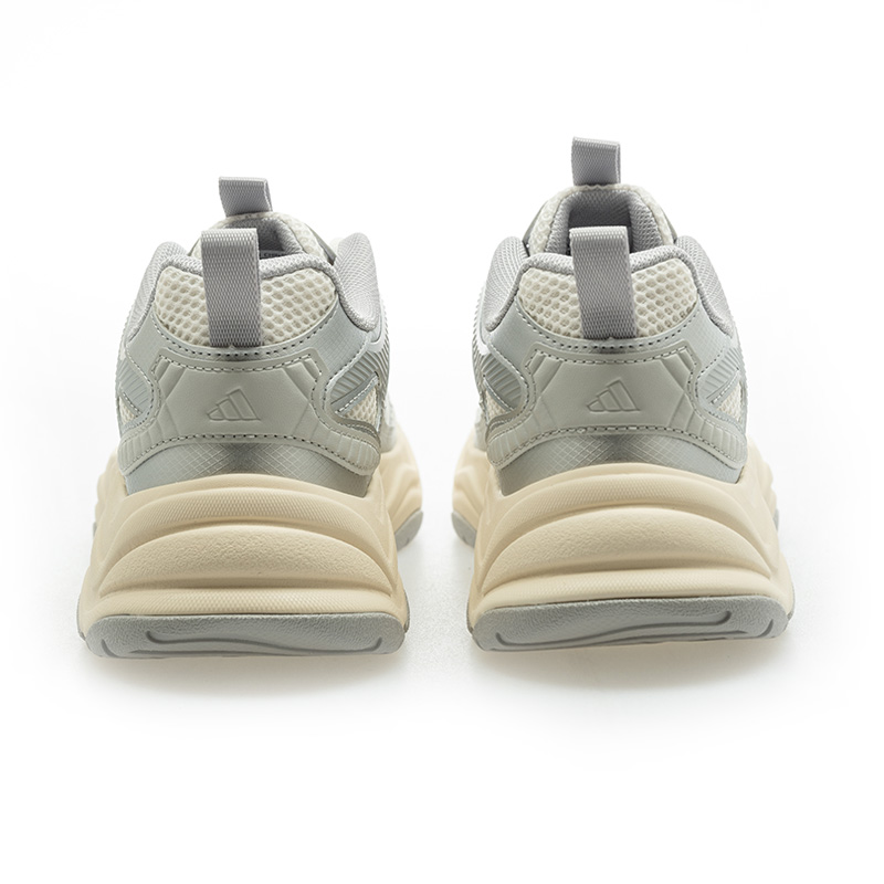 Lookbook (Women) Adidas Fin Pulse Sneakers Plain white mask KK1781