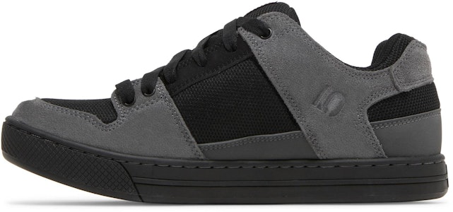 adidas Five Ten Freerider 滑板鞋 男性款 灰黑色 Lookbook adidas Five Ten Freerider 滑板鞋 男性款 灰黑色