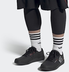 阿迪达斯Five Ten Freerider Pro 黑色运动鞋 FW2822 Sizing 阿迪达斯Five Ten Freerider Pro 黑色运动鞋 FW2822