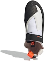 阿迪达斯Five Ten Hiangle Pro “东京魔术黑白” GV7144 Purchase 阿迪达斯Five Ten Hiangle Pro “东京魔术黑白” GV7144