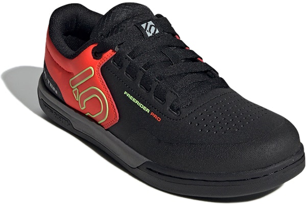 아디다스 파이브텐 프리라이더 프로 '블랙' (Adidas Five Ten Freerider Pro 'Black') EF6972 Lookbook 아디다스 파이브텐 프리라이더 프로 '블랙' (Adidas Five Ten Freerider Pro 'Black') EF6972