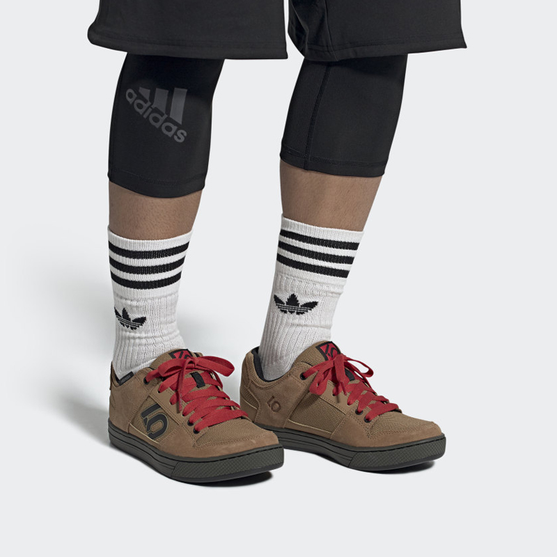 Sizing adidas Five Ten 男款棕色低帮山地車板鞋