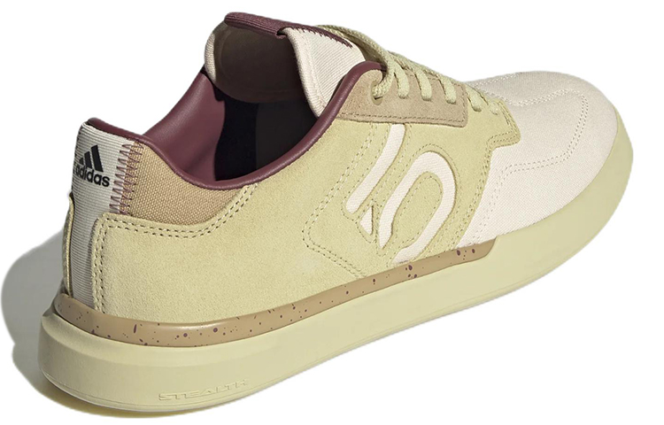 Shop adidas Five Ten Sleuth 山地自行車鞋 反毛皮 耐磨 低筒 米色