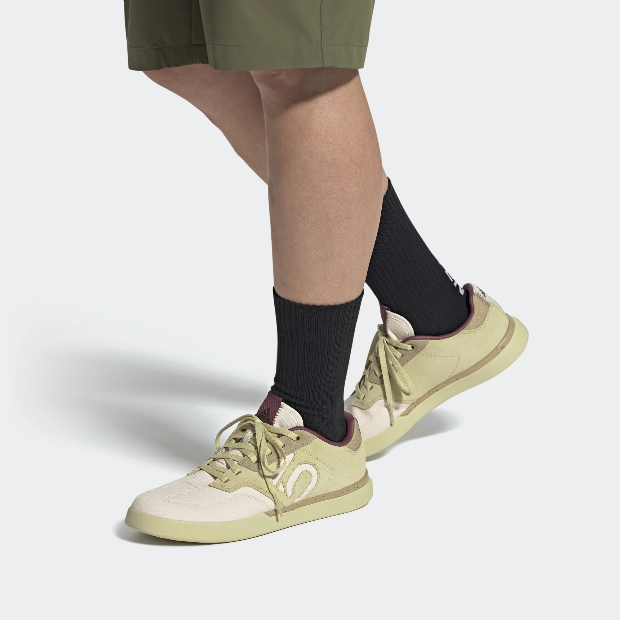Sizing adidas Five Ten Sleuth 山地自行車鞋 反毛皮 耐磨 低筒 米色