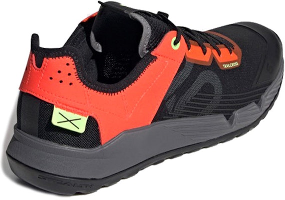 阿迪达斯Five Ten Trailcross LT '黑色太阳红' EF7060 Lookbook 阿迪达斯Five Ten Trailcross LT '黑色太阳红' EF7060