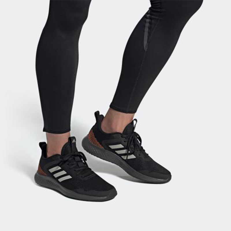 Sizing adidas Fluidstreet 低筒 跑步鞋 男款 黑棕