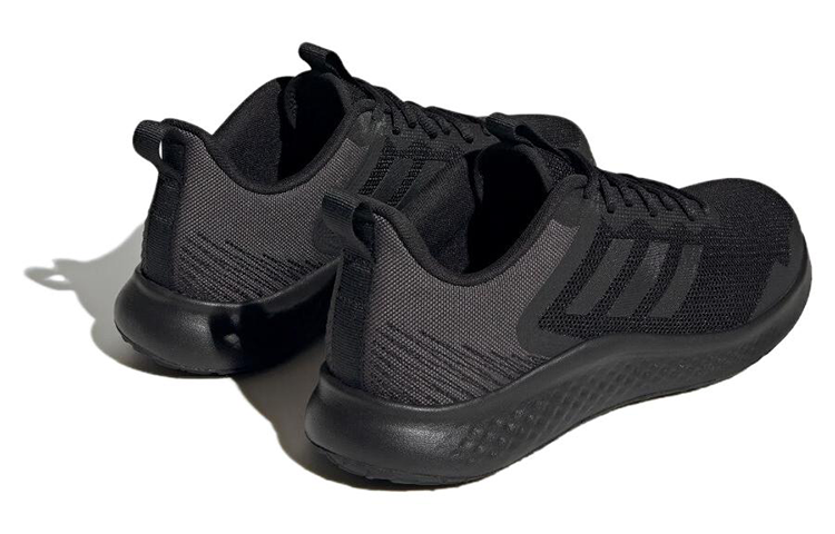 Shop adidas Fluidstreet 減震防滑耐磨 低筒 跑步鞋 男款 黑灰