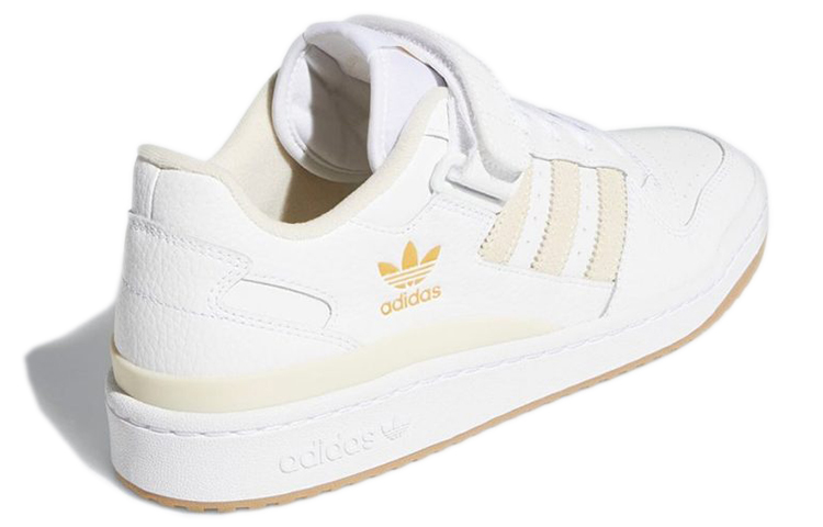 Shop 阿迪达斯 Forum Low '白色奶油' 运动鞋 GY8555