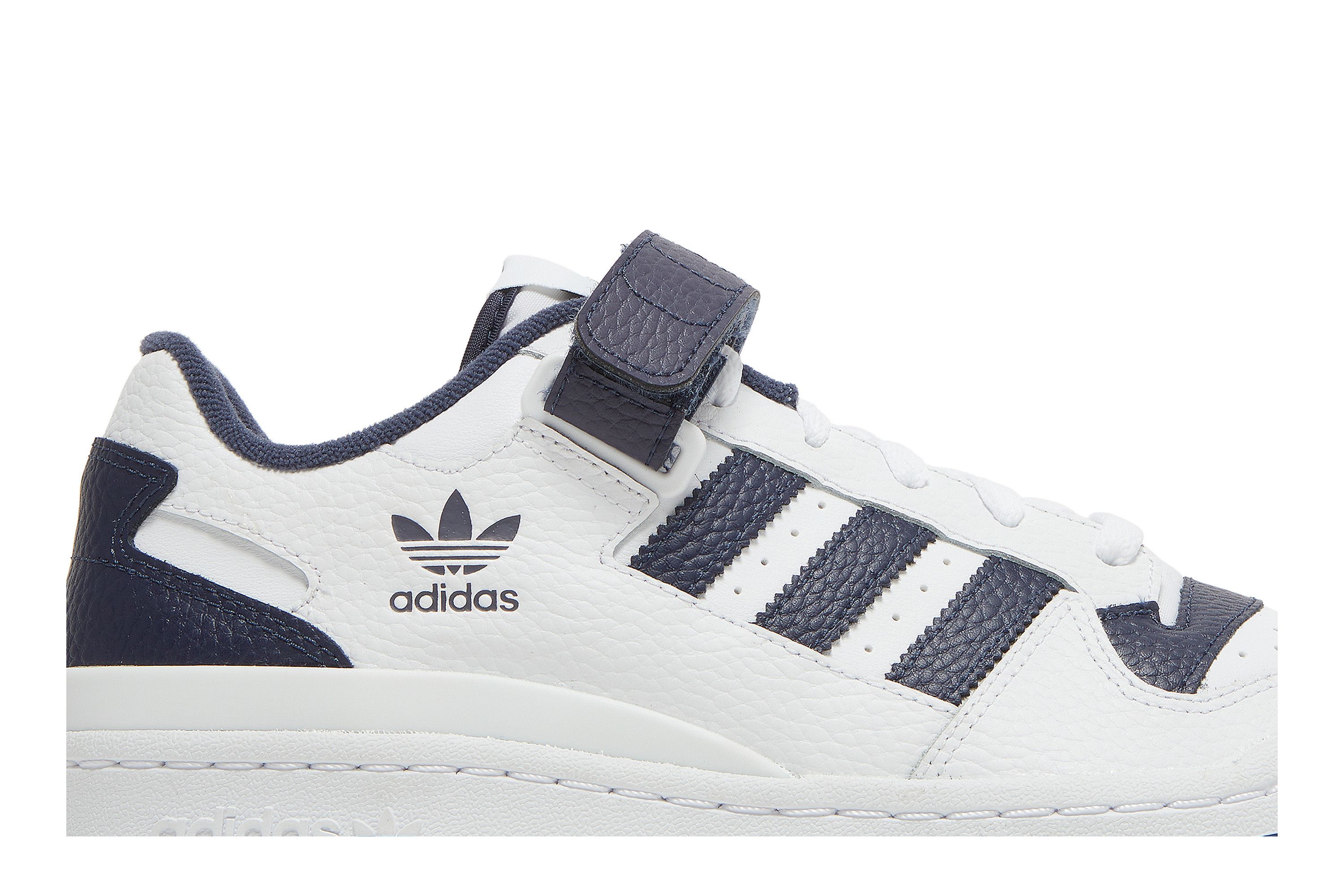 Lookbook adidas Forum Low 白色影海軍藍 GY5831