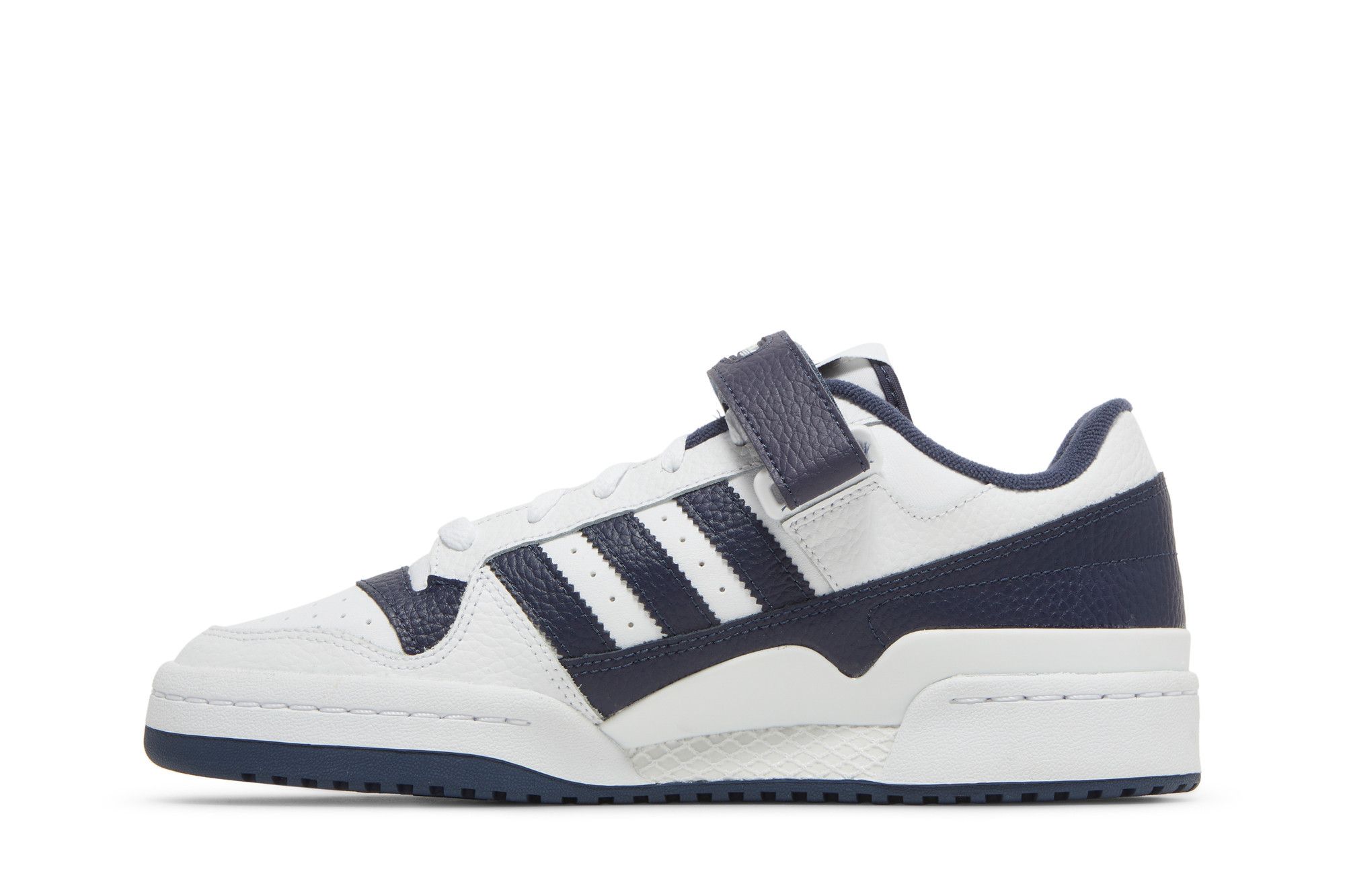 Shop adidas Forum Low 白色影海軍藍 GY5831