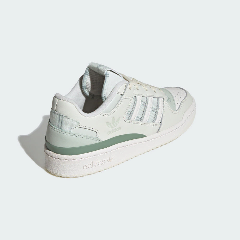 Sizing 阿迪达斯FORUM LOW CL休闲鞋 JH9597