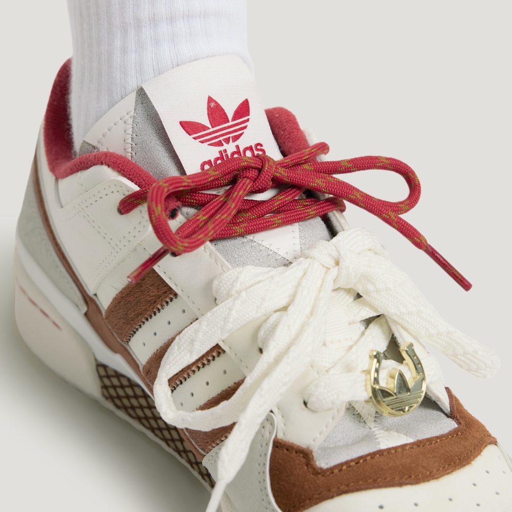 Shop ADIDAS FORUM LOW CL 休閒鞋 KJ8751