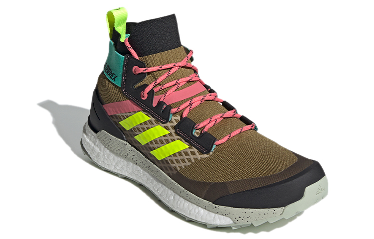Lookbook adidas Free Hiker Primeblue Wanderschuhe FY7329