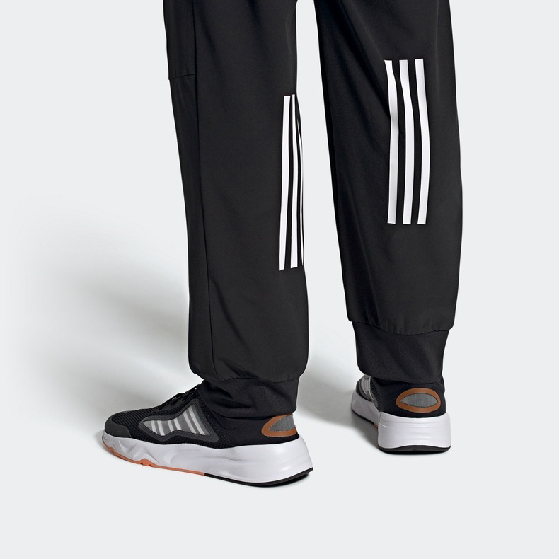 Sizing adidas Futureflow CC 'Hitam Kelabu Gelap' FW7187