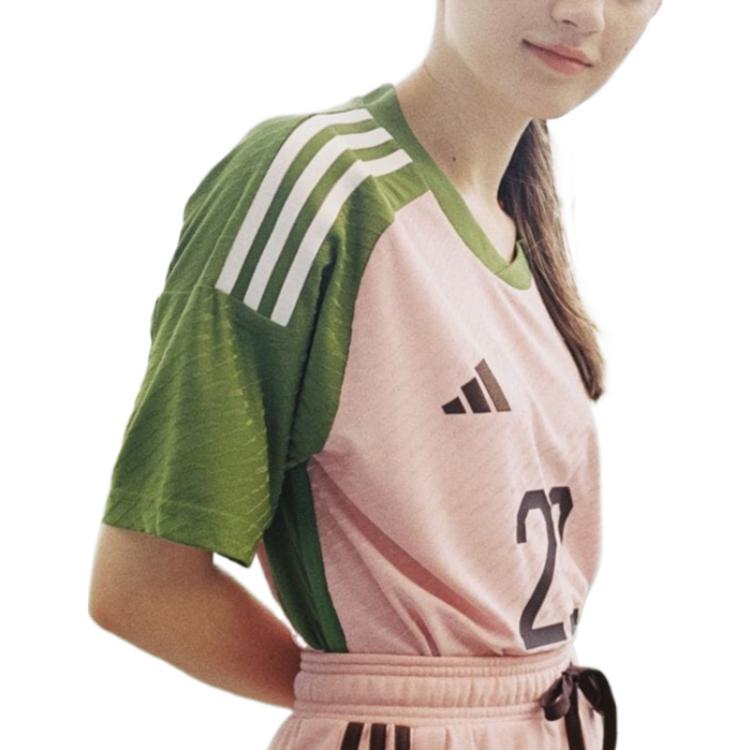 Sizing adidas FW22 Jepun Away NIGO Tee Pink - Baju Retro Piala Dunia 2022 Uniseks HS5759