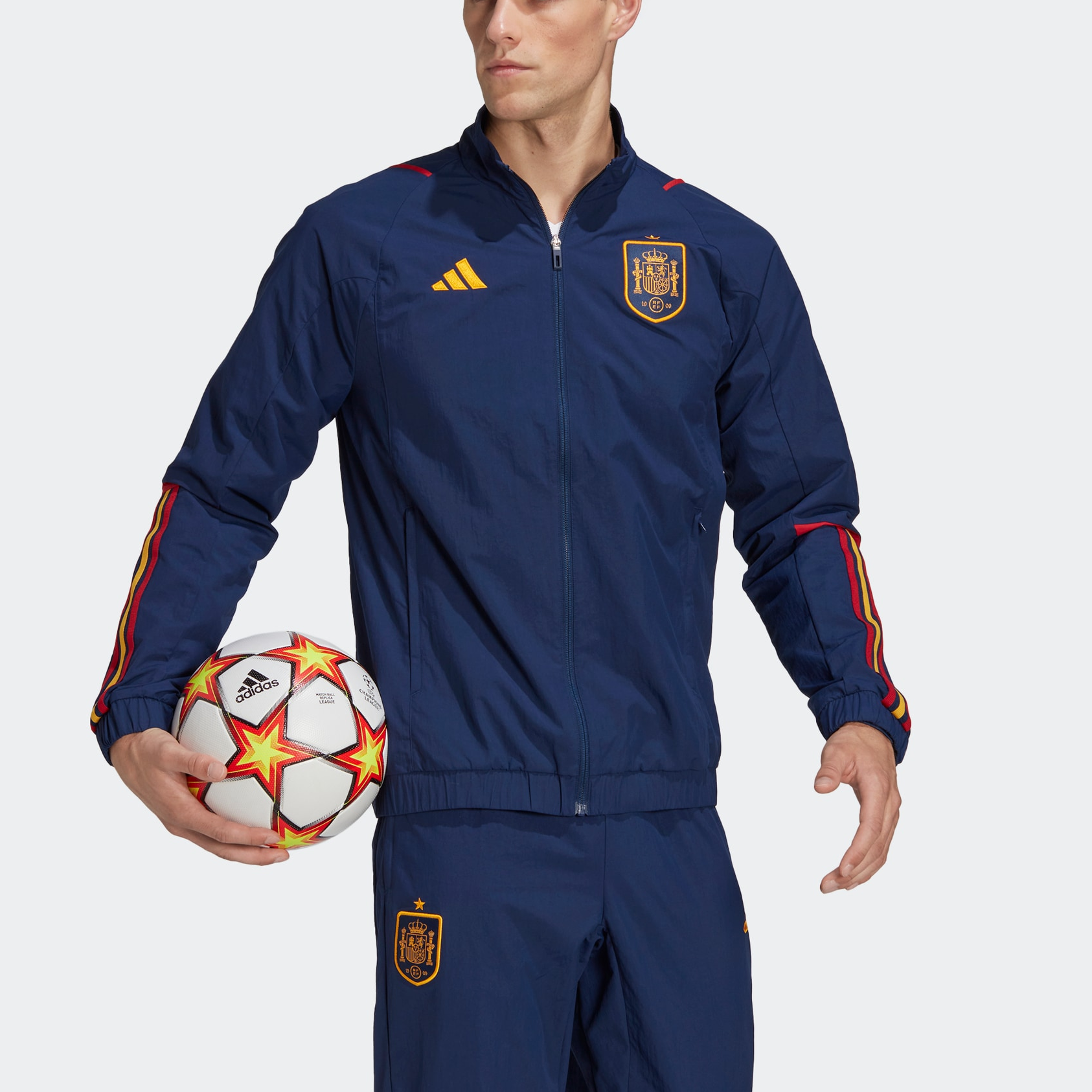 Lookbook adidas FW22 復古條紋Logo海軍藍足球運動外套 運動服裝 HE8813