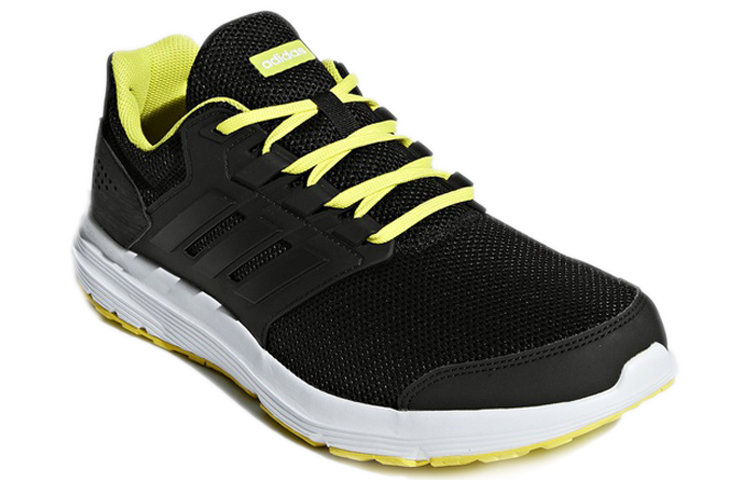 Shop adidas 銀河系列4 運動 耐磨防滑 低筒 跑步鞋 男款 黑黃