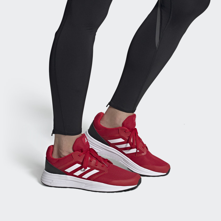 Sizing adidas Galaxy 5 ''Scarlet'' Rood FW5703