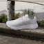 Sizing adidas Galaxy 7 Blanc Nuage/Gris Clair/Rouge Puissant JQ3323