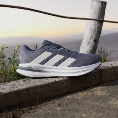 아디다스 갤럭시 7 오닉스/오빗 그레이/클라우드 화이트 JQ2623 Lookbook 아디다스 갤럭시 7 오닉스/오빗 그레이/클라우드 화이트 JQ2623