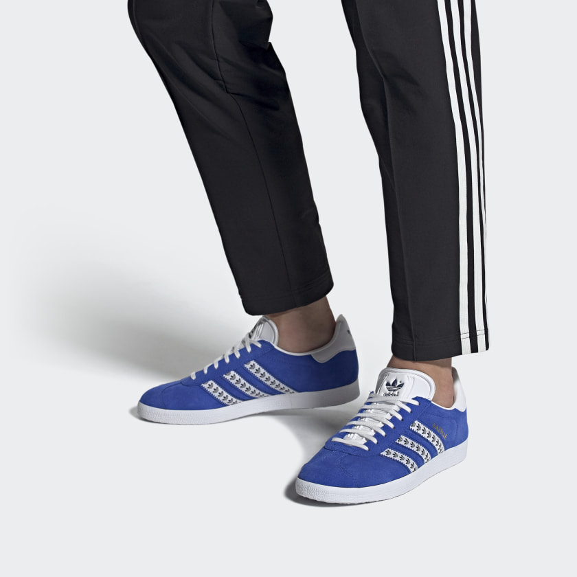 Sizing アディダス ガゼル "トレフォイル ストライプ" FU9662