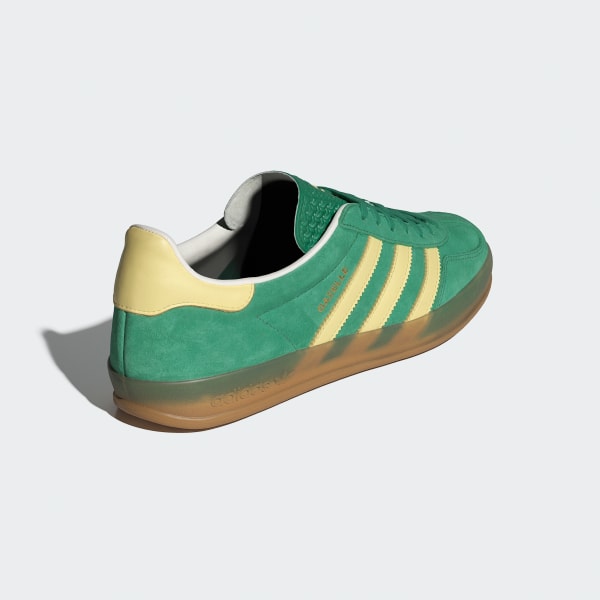 Sizing 阿迪达斯Gazelle室内鞋'半球场' IH7500