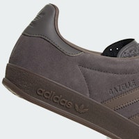 阿迪达斯 Gazelle 室内运动鞋 木炭色/大地层色/生胶色 JQ6213 Sizing 阿迪达斯 Gazelle 室内运动鞋 木炭色/大地层色/生胶色 JQ6213