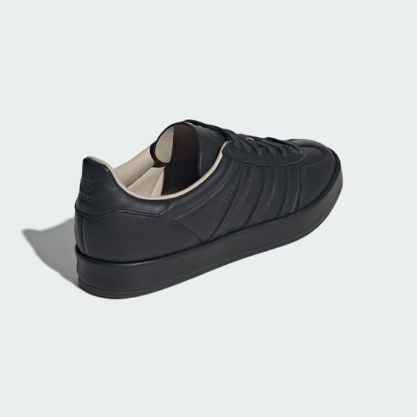 Purchase 阿迪达斯 Gazelle 室内运动鞋 JH5415