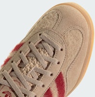 (W) Adidas Gazelle Indoor Magic Beige/Team Victory Red/Gum Kasut Sneakers. JP8341 1