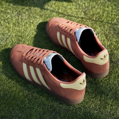 Adidas Gazelle Spikeless Golfschuhe Orange/Weiß Ice Tangerine HP7074 1