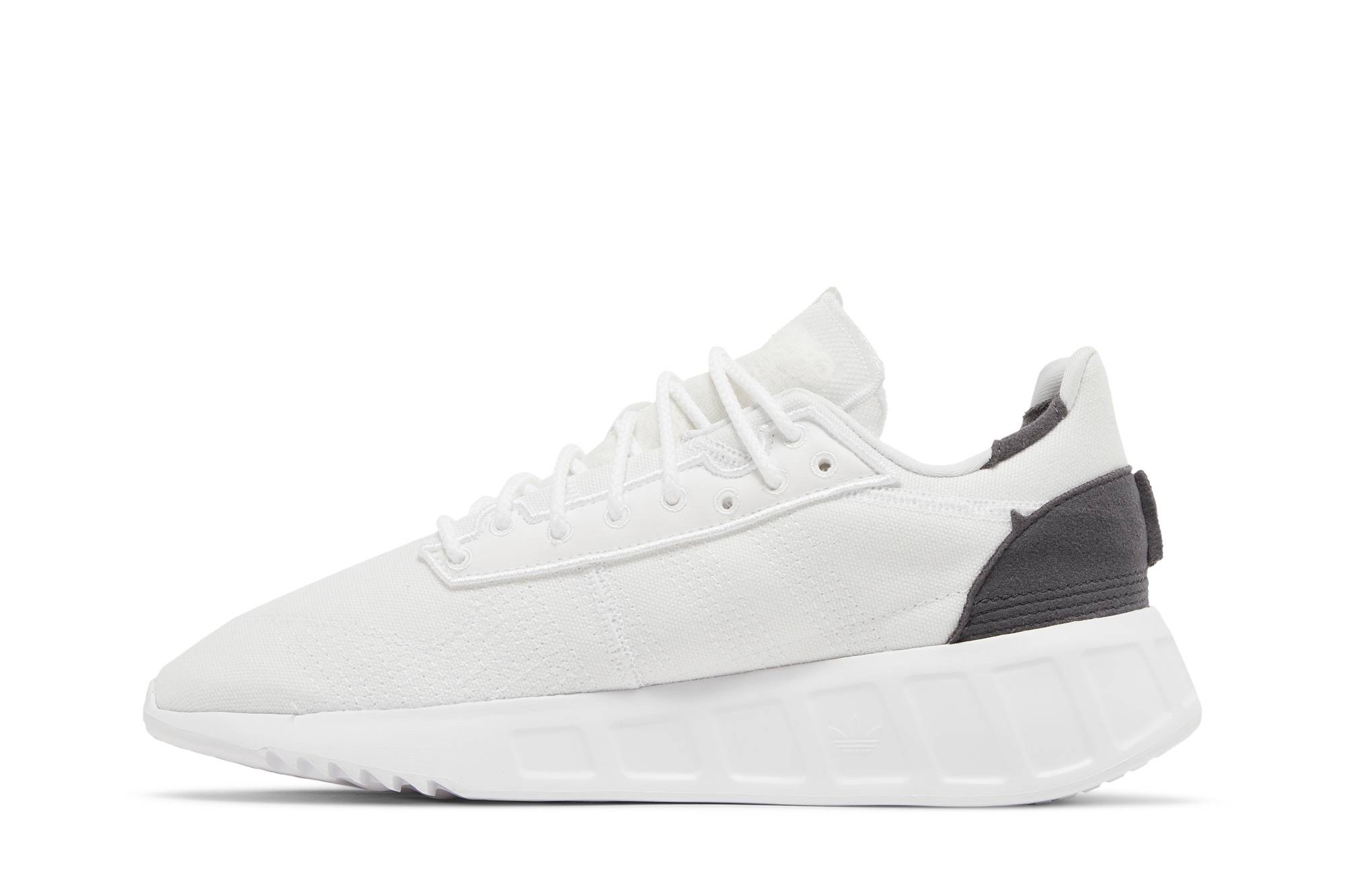 Lookbook 阿迪达斯Geodiver+ Primeblue‘白黑’ H01784