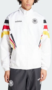 adidas 德國 1996 復古足球風運動外套 黑白款式 IT7752 Lookbook adidas 德國 1996 復古足球風運動外套 黑白款式 IT7752