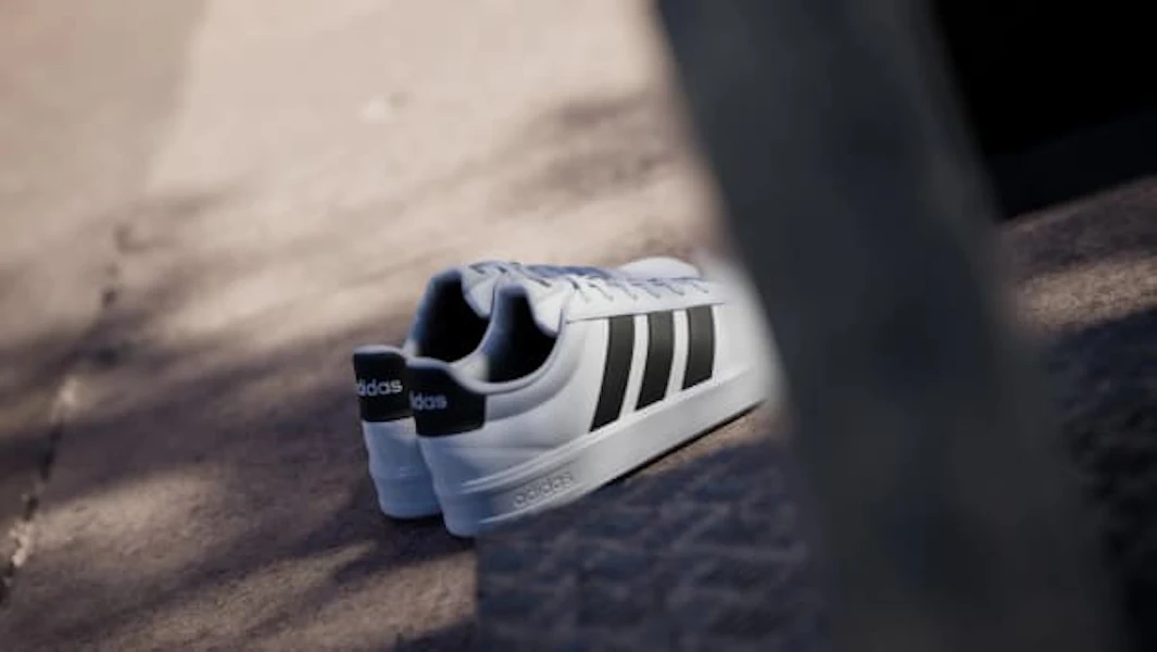Adidas Grand Court 3.0 Sneakers Cloud White/Core Black/Cloud White IH1472 Lookbook Adidas Grand Court 3.0 Sneakers Cloud White/Core Black/Cloud White IH1472