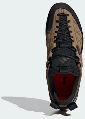 adidas Guide Tennis Pro GTX Cardboard/Putih/Hitam Core JQ6616 Lookbook adidas Guide Tennis Pro GTX Cardboard/Putih/Hitam Core JQ6616