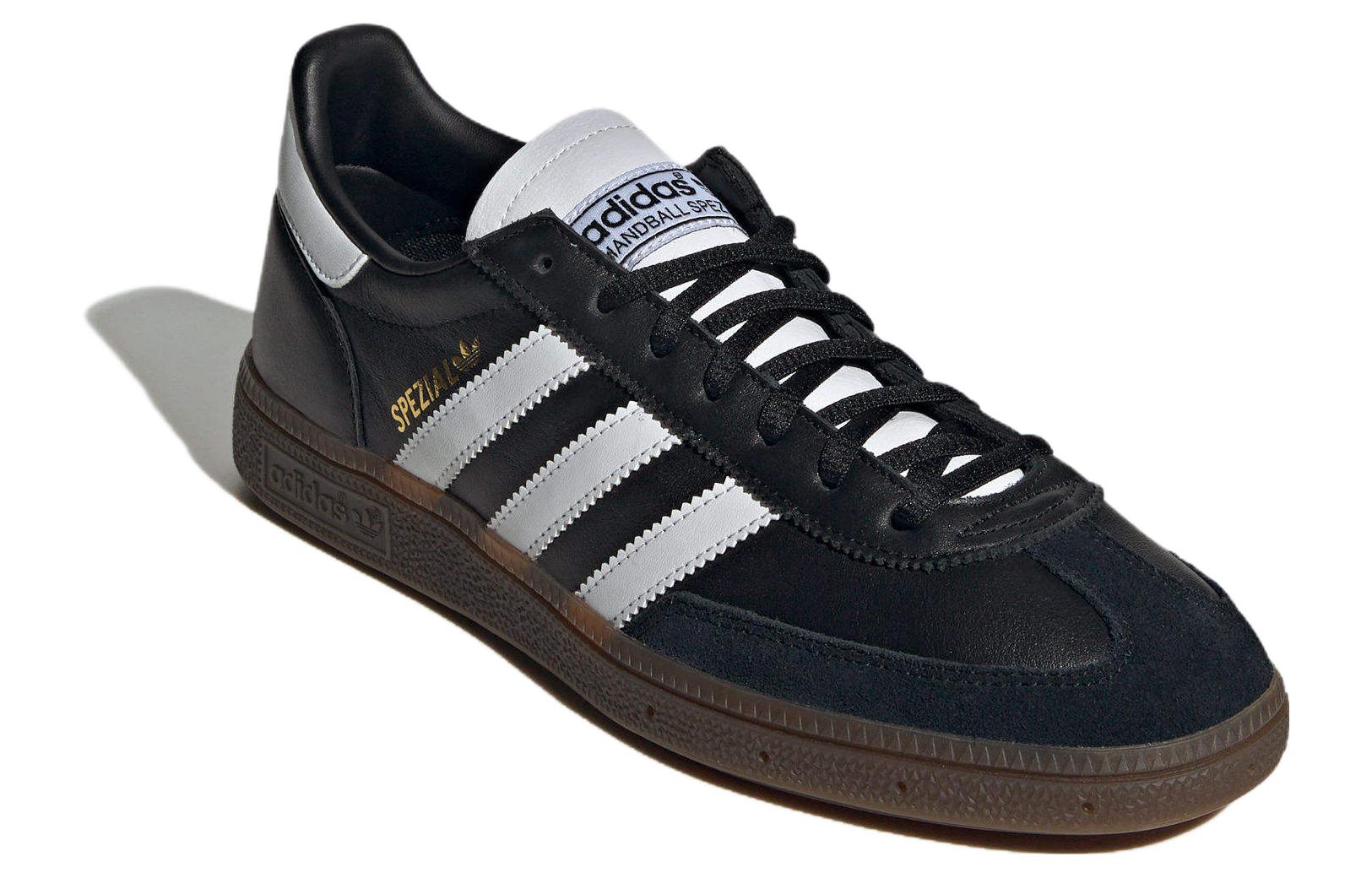 Shop 阿迪达斯手球Spezial“深黑色” IE3402