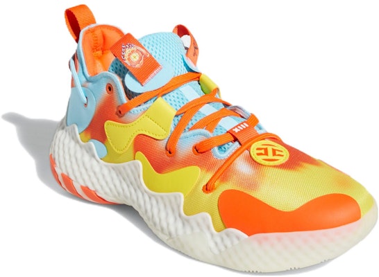 adidas Harden Vol. 6 'Musim Sejuk Membara' HP9905 Lookbook adidas Harden Vol. 6 'Musim Sejuk Membara' HP9905