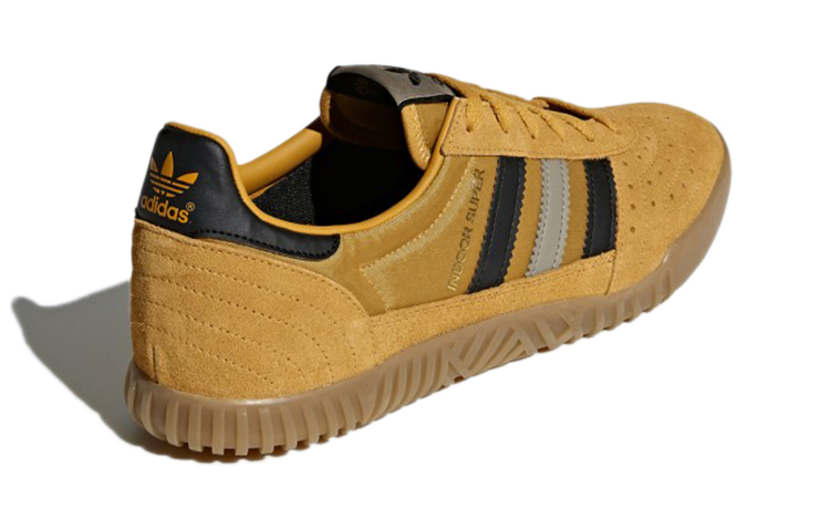 Shop adidas originals Indoor Super 防滑耐磨 低筒休閒板鞋 黃黑